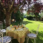 La Maison Magique Bed & Breakfast