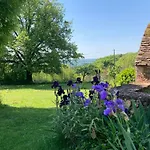 Bed & Breakfast La Maison Magique 4*
