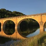 La Maison Magique Bed & Breakfast Saint-Chamassy