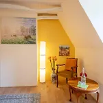 La Maison Magique Bed & Breakfast