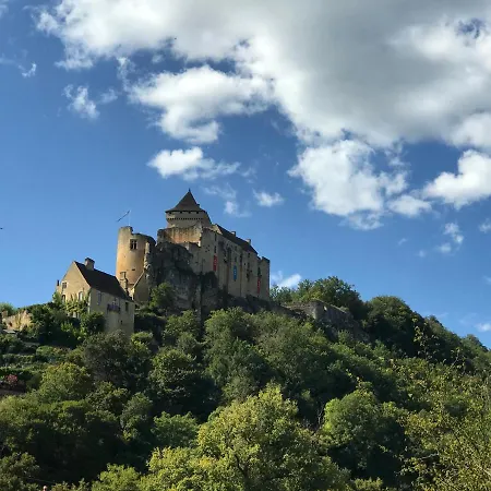 La Maison Magique לינה וארוחת בוקר