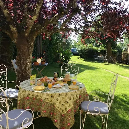 La Maison Magique לינה וארוחת בוקר