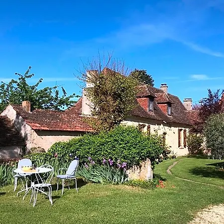 Bed & Breakfast La Maison Magique Saint-Chamassy